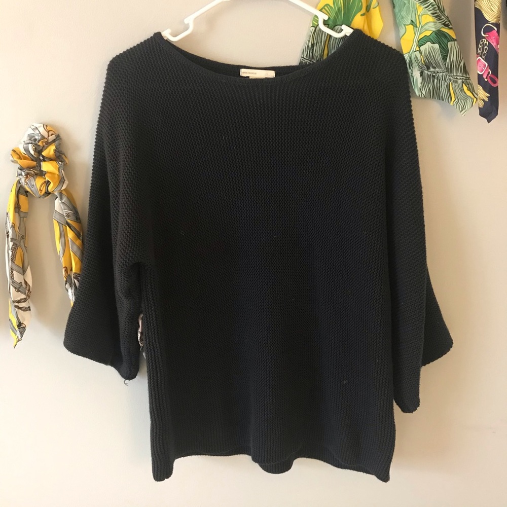 H&M navy knit sweater w/ 3/4 length sleeves
